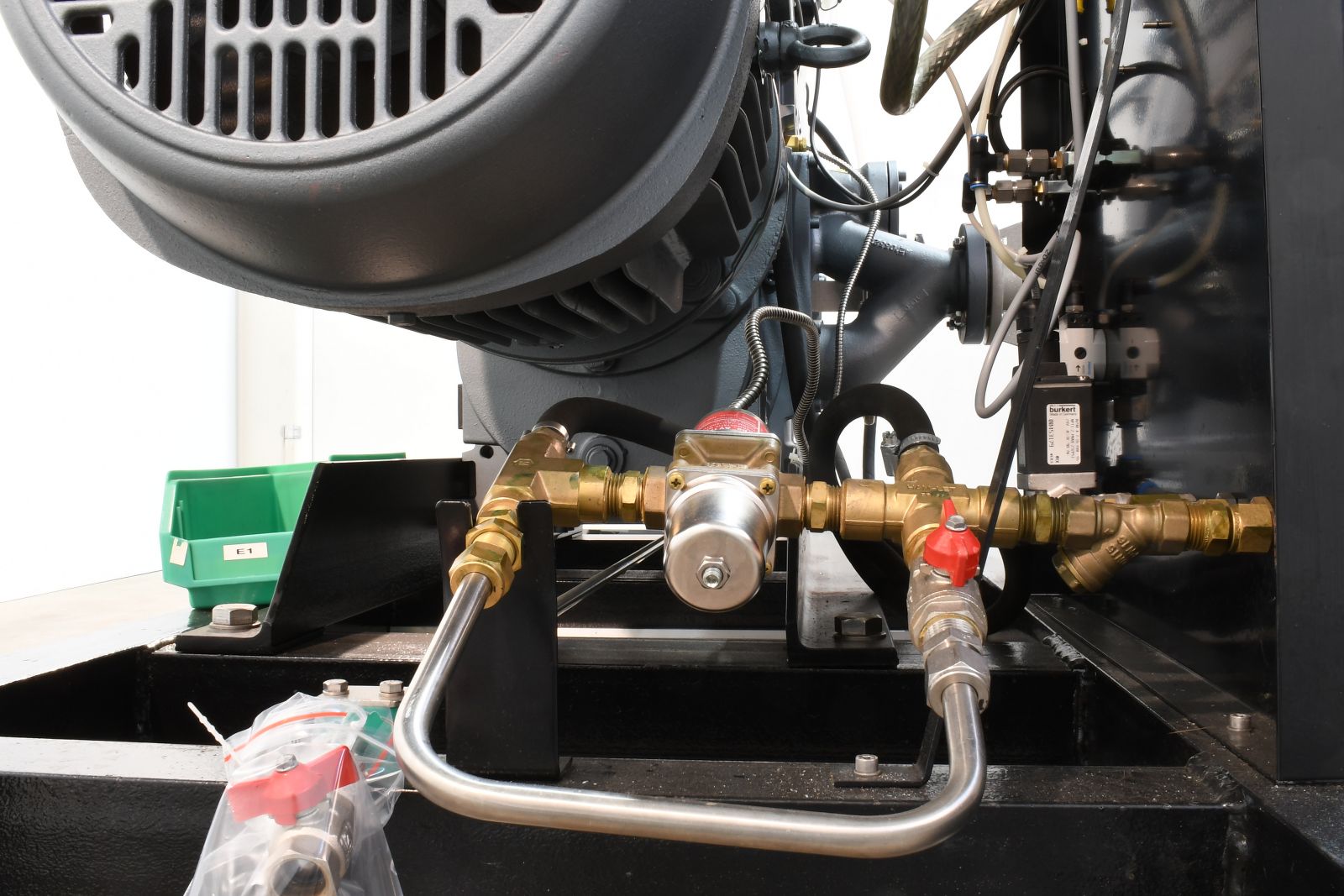 EDWARDS NRB484000, GV600/EH4200, DRYSTAR vacuum pumping system, SN:086055913 EDWARDS NRB484000, GV600/EH4200, DRYSTAR vacuum pumping system, SN:086055913