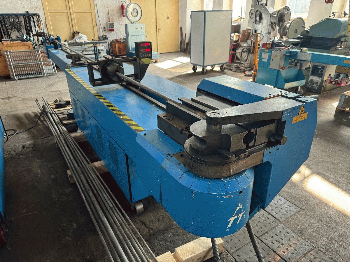 Pipe bending machine Pipe bending machine