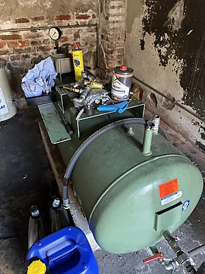 Complete hardening shop consisting of several ovens, protective gas generator, cleaning system Complete hardening shop consisting of several ovens, protective gas generator, cleaning system