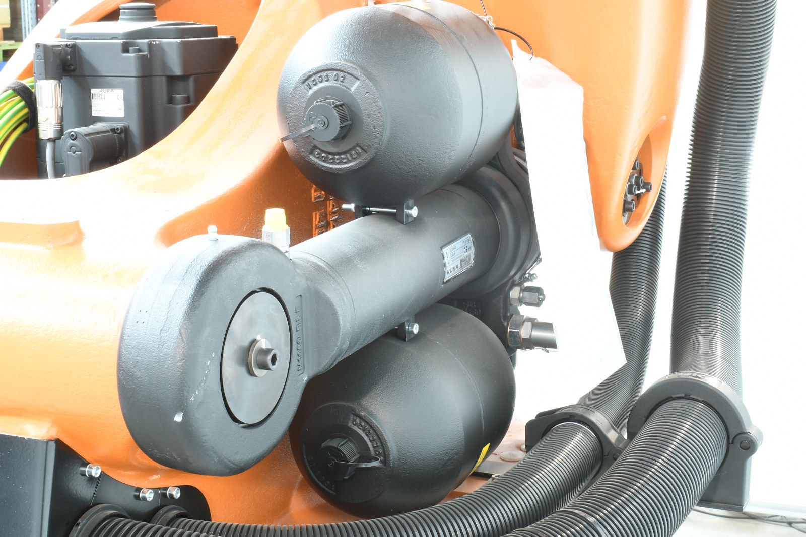 KUKA 10027576, KR 360 R2830, Schwerlast- Industrieroboter mit KRC4 Steuerung KUKA 10027576, KR 360 R2830, Schwerlast- Industrieroboter mit KRC4 Steuerung