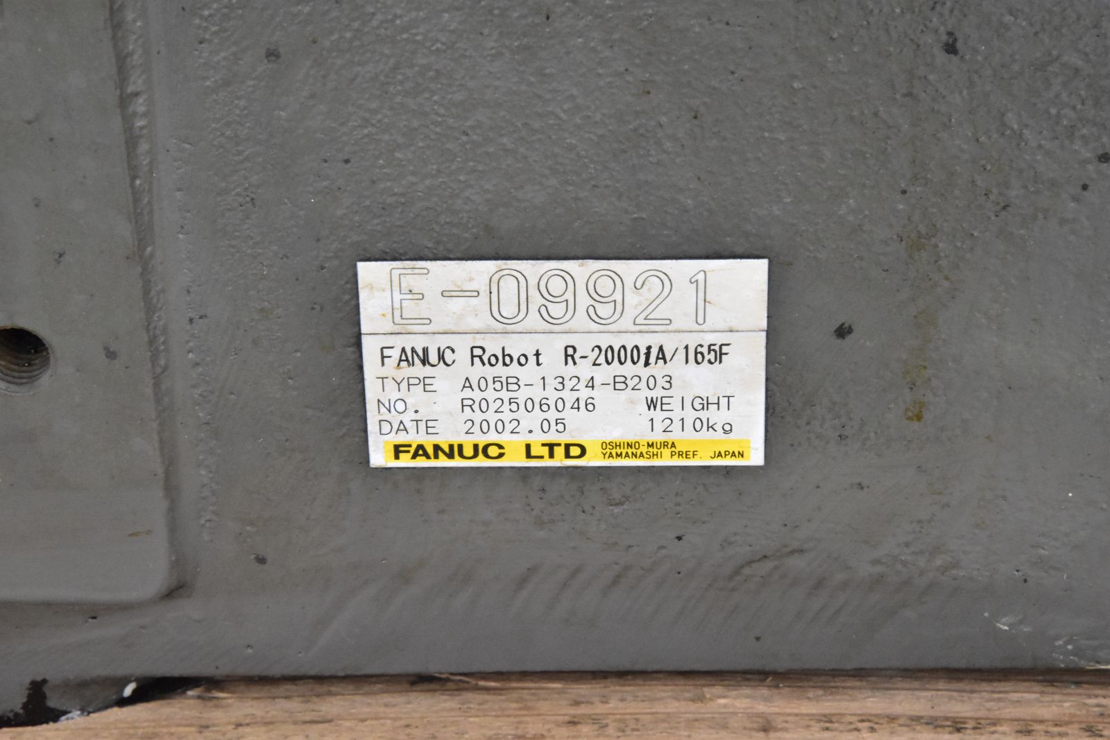 FANUC R-2000iA/165F, A05B-1324-B203,Robot with Control cabinet and Panel, YoM2002 FANUC R-2000iA/165F, A05B-1324-B203,Robot with Control cabinet and Panel, YoM2002